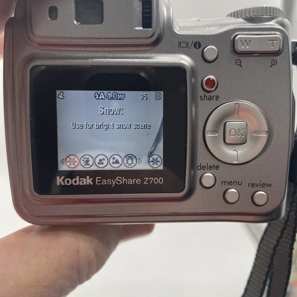 Kodak EasyShare Z700 Digital Camera 4MP 5X Optical Zoom+Batteries+SD Card-TESTED